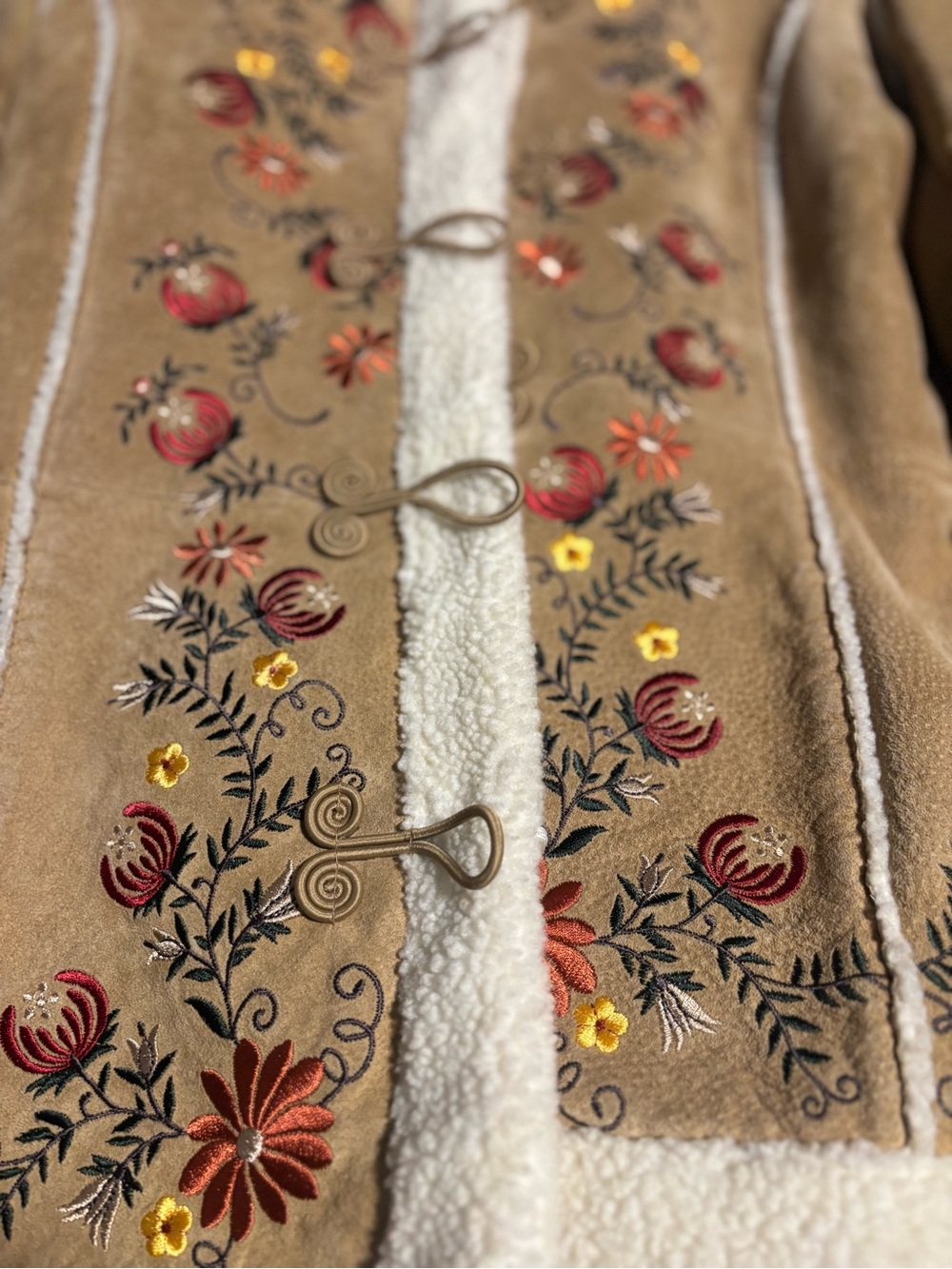 Vintage St John’s Bay Floral Embroidered Sherpa Suede Jacket Large - Picture 3 of 5